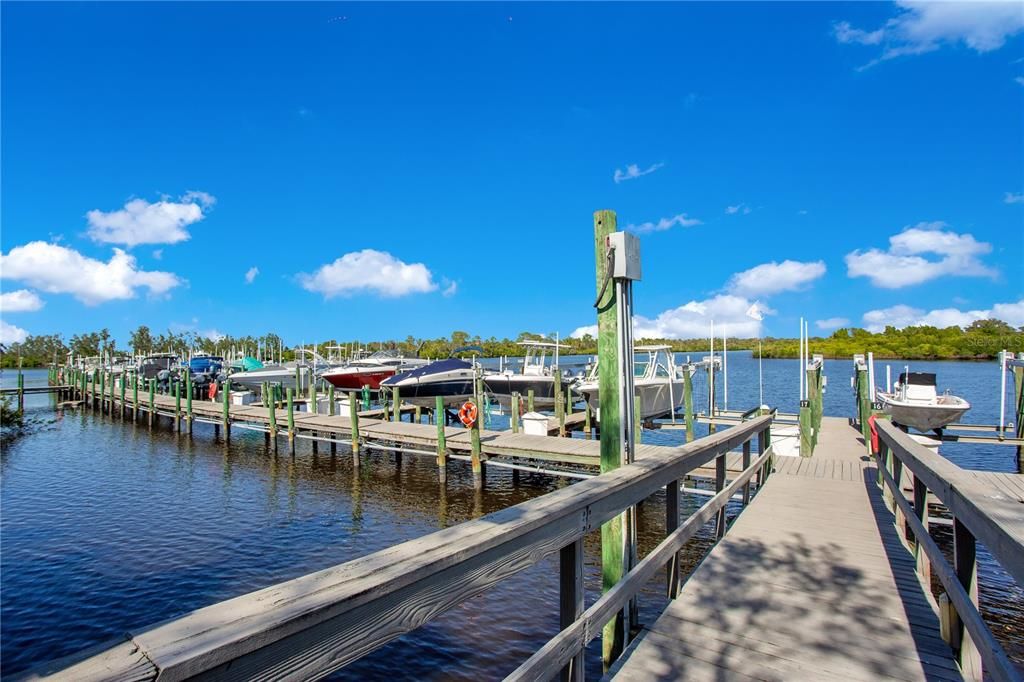 待售: $499,000 (2 贝兹, 2 浴室, 1977 平方英尺)