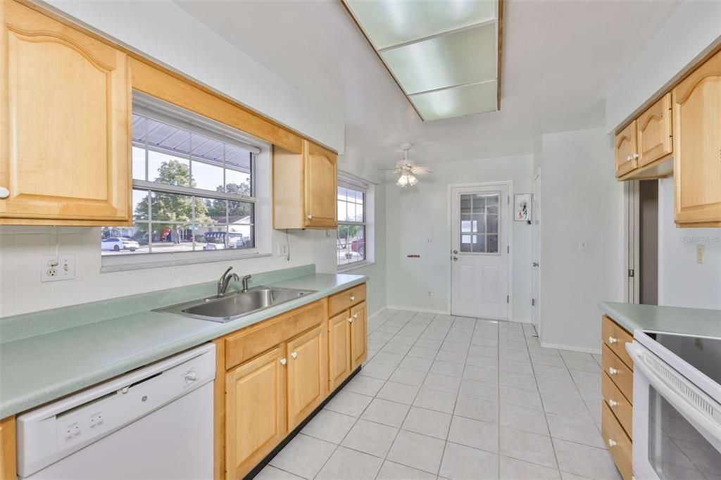 En Venta: $199,000 (2 camas, 2 baños, 1650 Pies cuadrados)