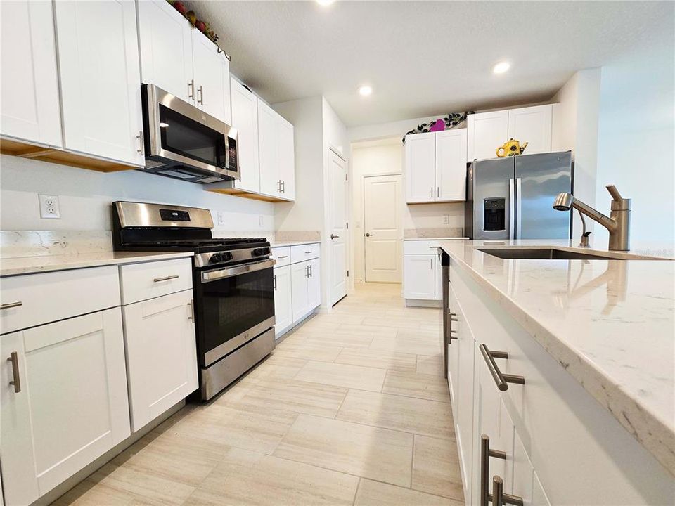 For Rent: $4,000 (6 beds, 3 baths, 3326 Square Feet)