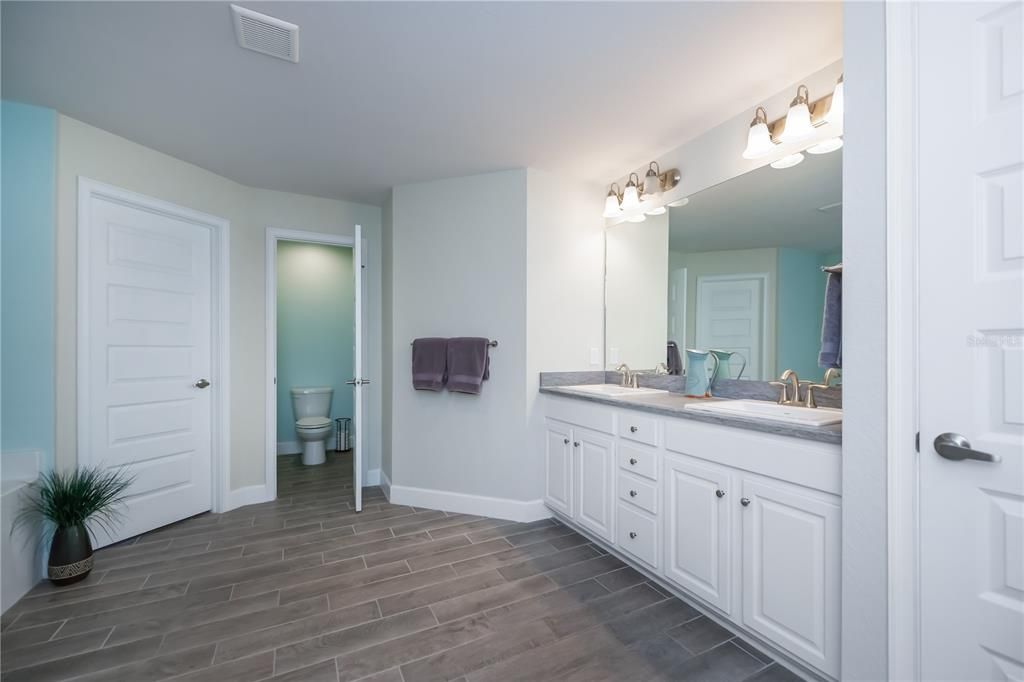 На продажу: $497,000 (4 спален, 2 ванн, 2533 Квадратных фут)