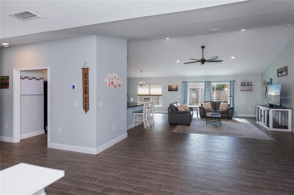 На продажу: $497,000 (4 спален, 2 ванн, 2533 Квадратных фут)