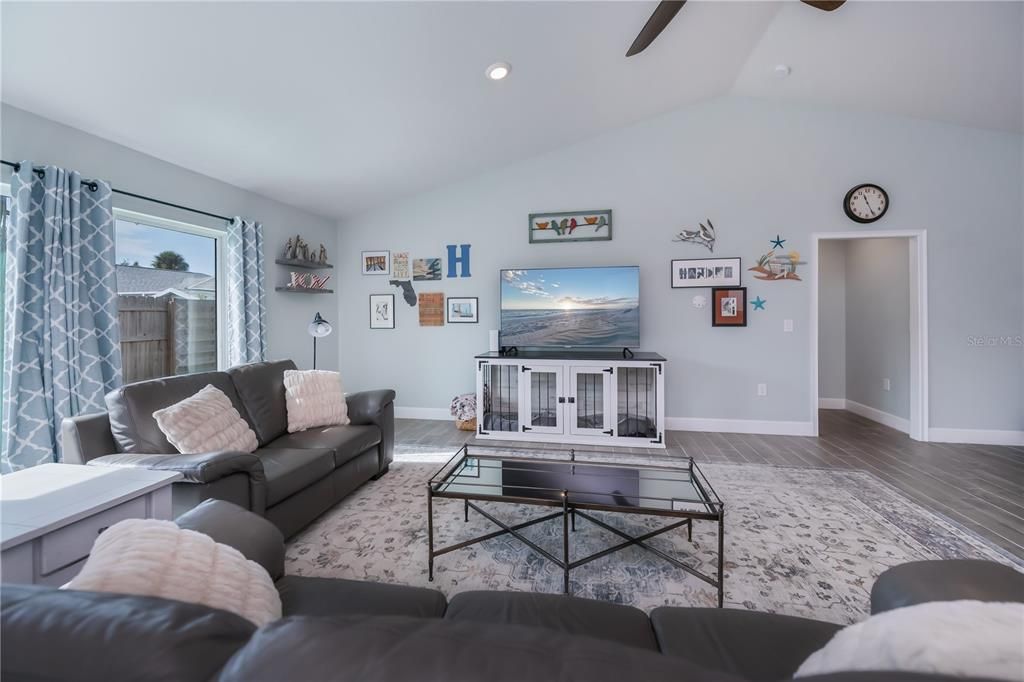 На продажу: $497,000 (4 спален, 2 ванн, 2533 Квадратных фут)