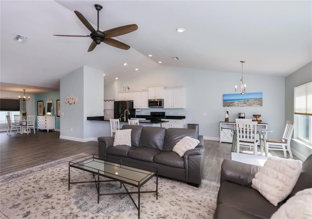 На продажу: $497,000 (4 спален, 2 ванн, 2533 Квадратных фут)