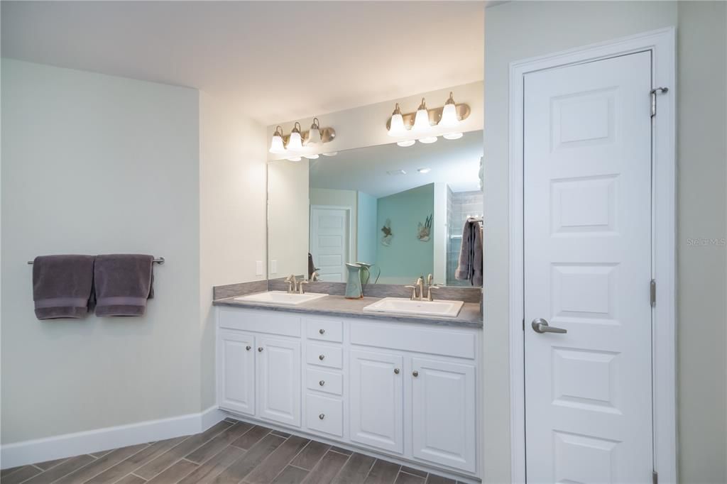 На продажу: $497,000 (4 спален, 2 ванн, 2533 Квадратных фут)