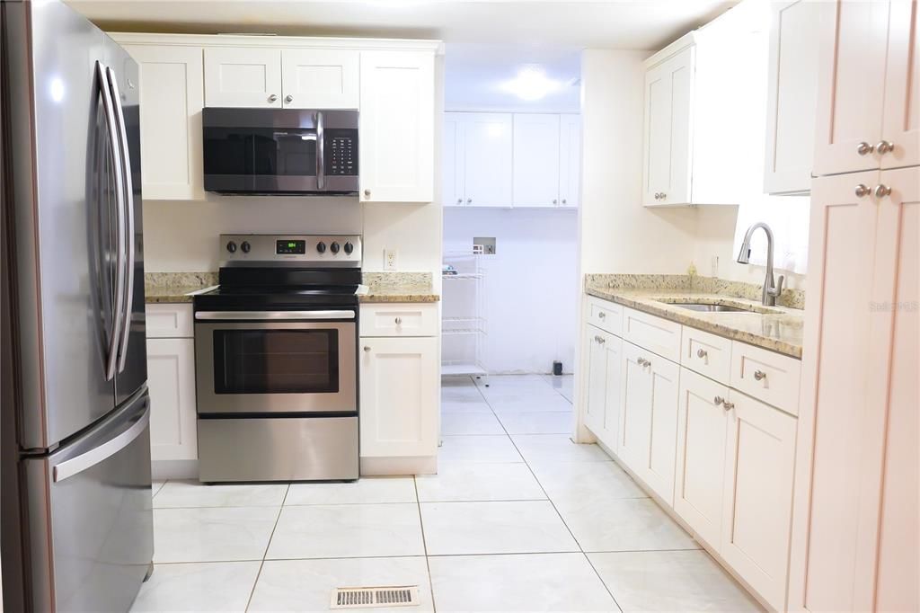 В аренду: $1,800 (3 спален, 2 ванн, 1240 Квадратных фут)