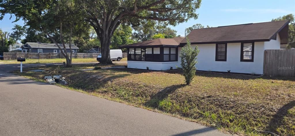 For Sale: $435,000 (3 beds, 2 baths, 1280 Square Feet)