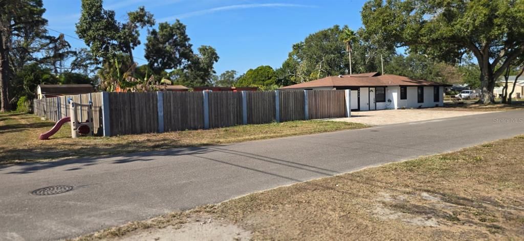 For Sale: $435,000 (3 beds, 2 baths, 1280 Square Feet)