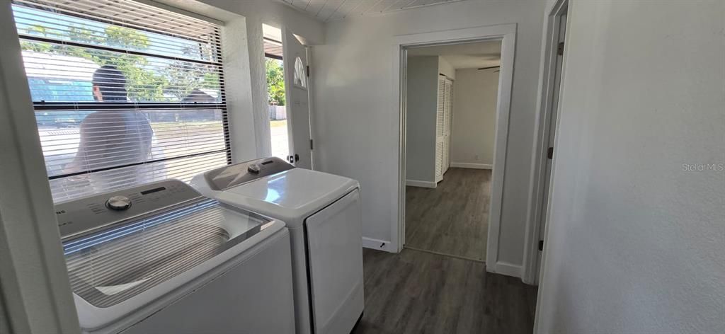 For Sale: $435,000 (3 beds, 2 baths, 1280 Square Feet)