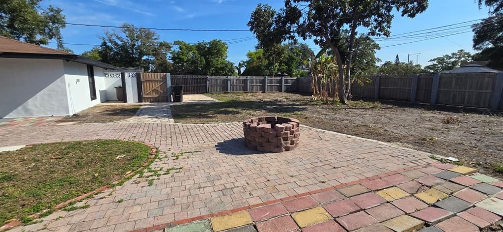 For Sale: $435,000 (3 beds, 2 baths, 1280 Square Feet)