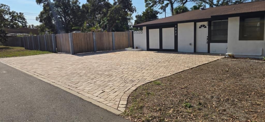 For Sale: $435,000 (3 beds, 2 baths, 1280 Square Feet)