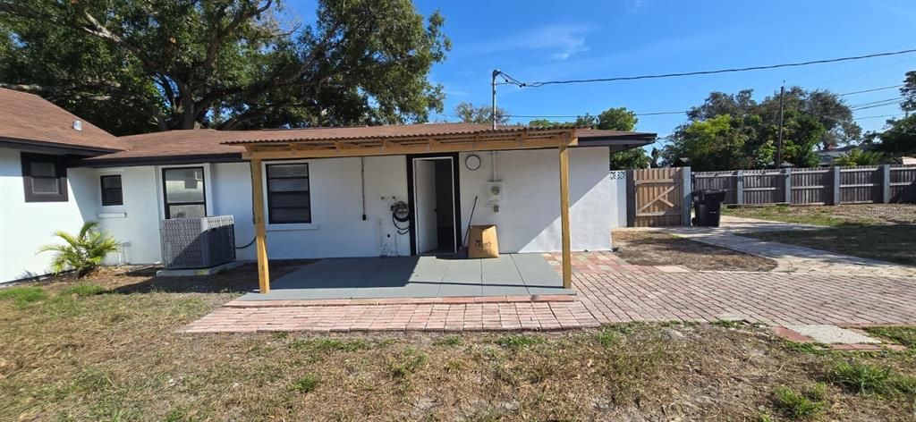 For Sale: $435,000 (3 beds, 2 baths, 1280 Square Feet)