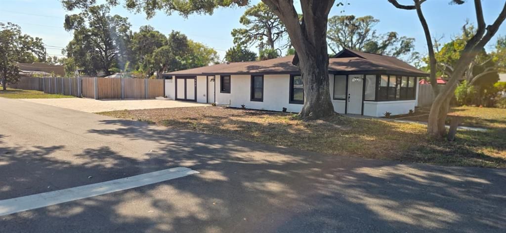 For Sale: $435,000 (3 beds, 2 baths, 1280 Square Feet)