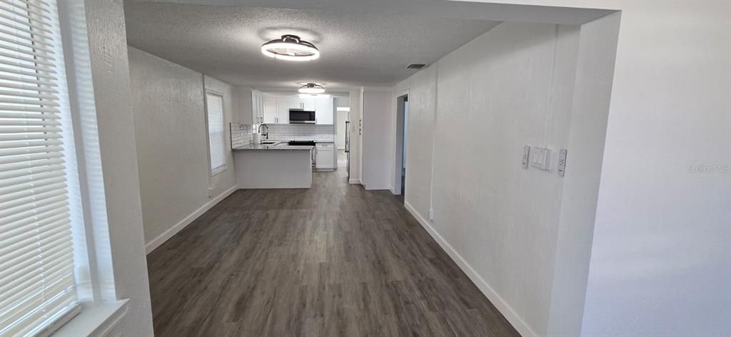 For Sale: $435,000 (3 beds, 2 baths, 1280 Square Feet)