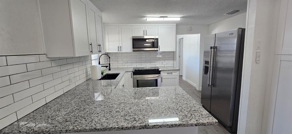 For Sale: $435,000 (3 beds, 2 baths, 1280 Square Feet)