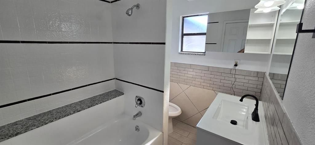 For Sale: $435,000 (3 beds, 2 baths, 1280 Square Feet)