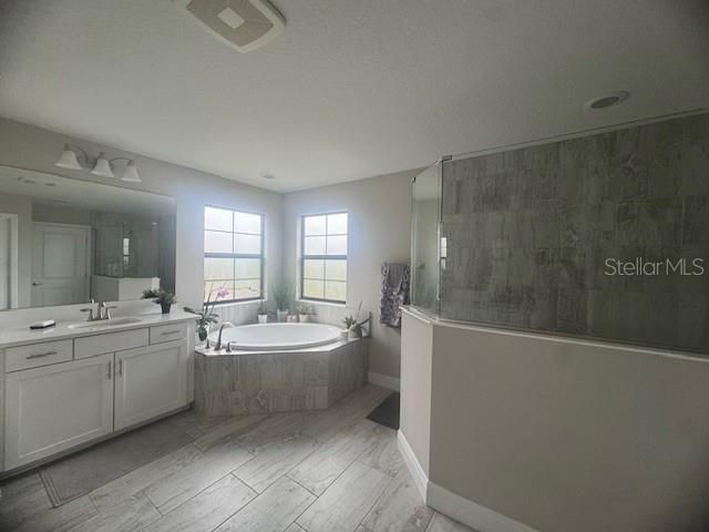 待售: $699,000 (4 贝兹, 2 浴室, 2790 平方英尺)