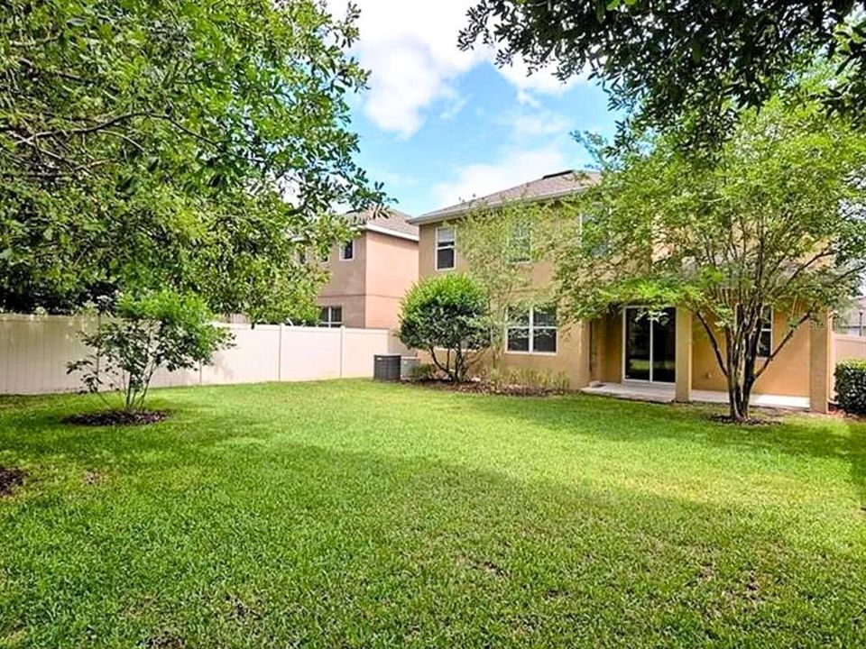 For Rent: $2,995 (4 beds, 2 baths, 3040 Square Feet)