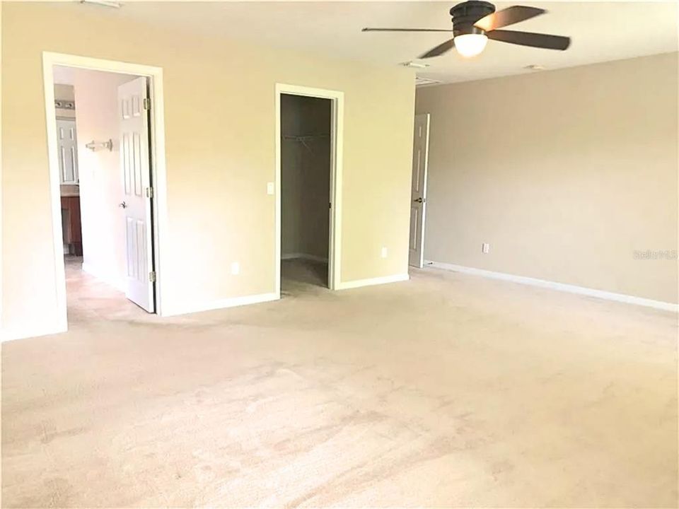 For Rent: $2,995 (4 beds, 2 baths, 3040 Square Feet)