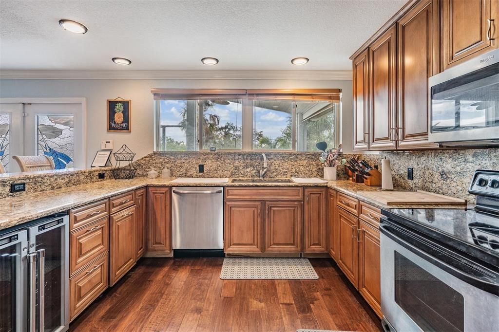 待售: $1,500,000 (7 贝兹, 4 浴室, 5090 平方英尺)