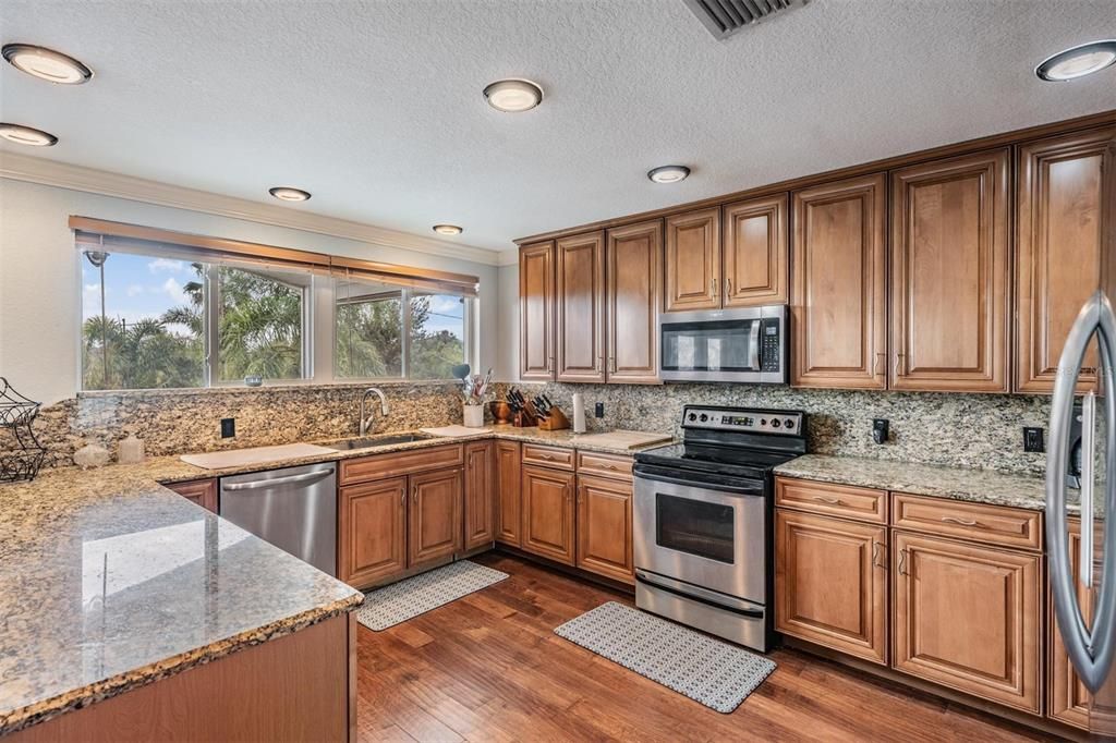 待售: $1,500,000 (7 贝兹, 4 浴室, 5090 平方英尺)