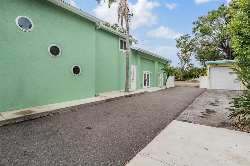 待售: $1,500,000 (7 贝兹, 4 浴室, 5090 平方英尺)