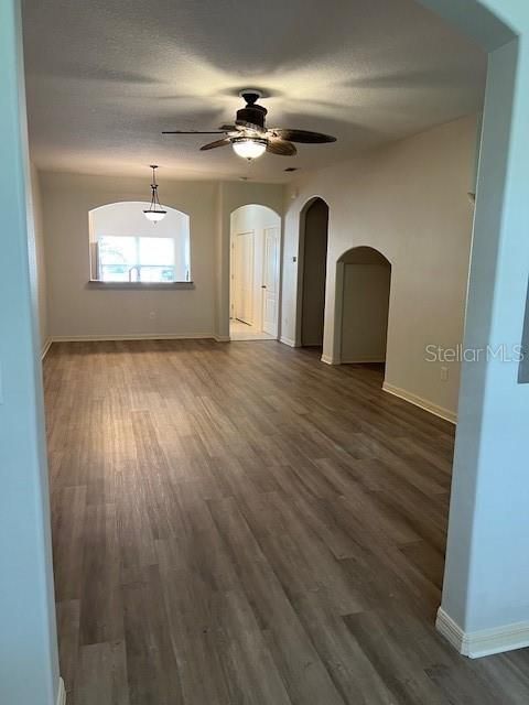 待售: $259,000 (2 贝兹, 2 浴室, 1660 平方英尺)