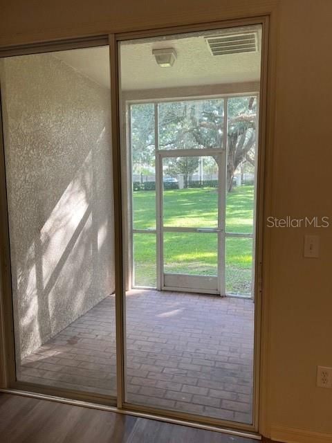 待售: $259,000 (2 贝兹, 2 浴室, 1660 平方英尺)