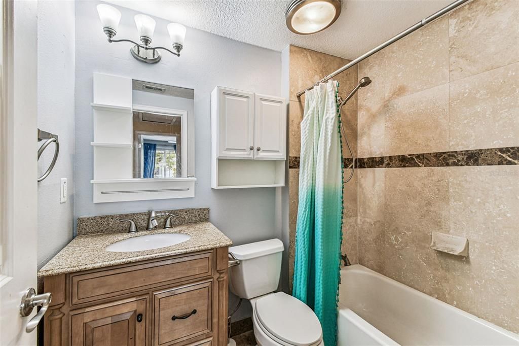 На продажу: $379,000 (4 спален, 2 ванн, 1253 Квадратных фут)