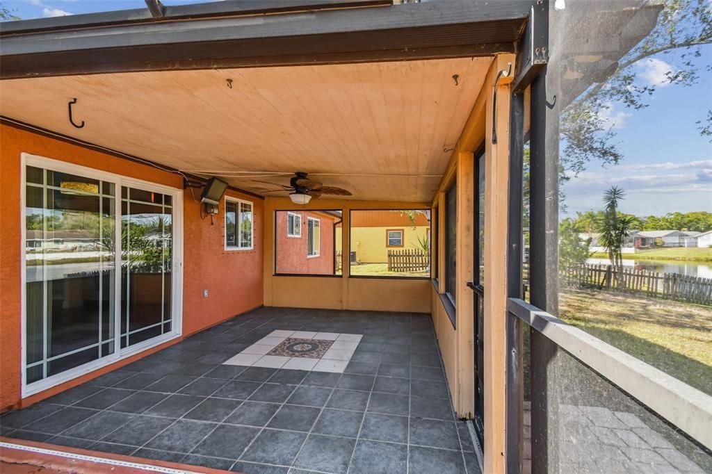 На продажу: $379,000 (4 спален, 2 ванн, 1253 Квадратных фут)