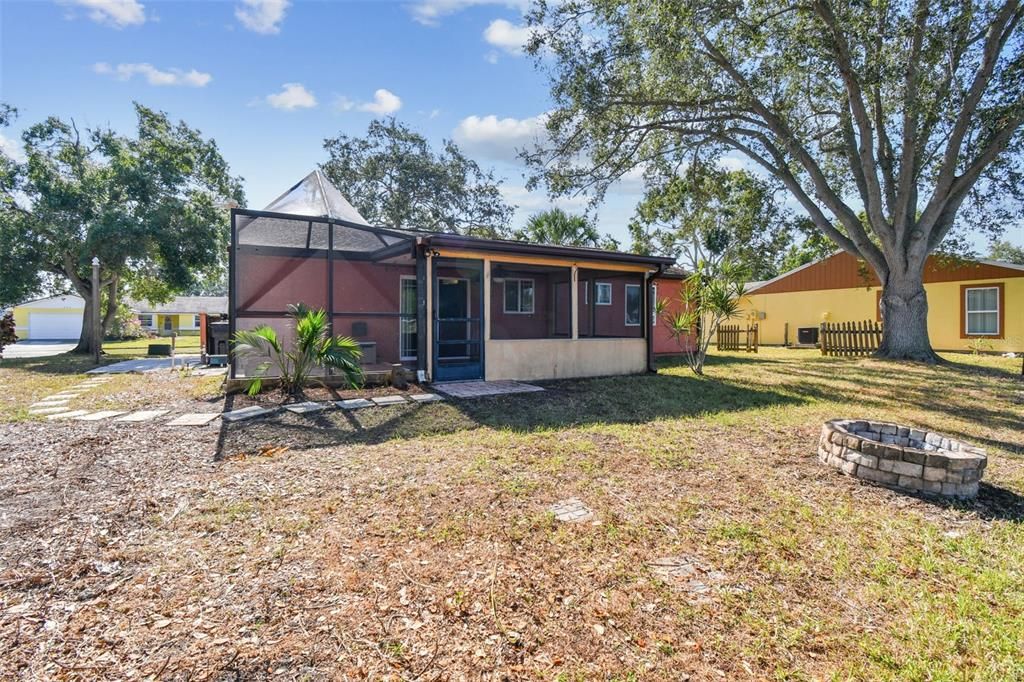 На продажу: $379,000 (4 спален, 2 ванн, 1253 Квадратных фут)