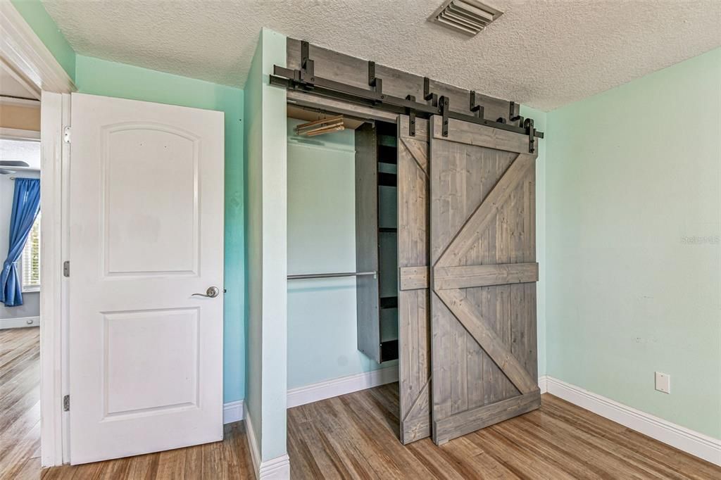 На продажу: $379,000 (4 спален, 2 ванн, 1253 Квадратных фут)