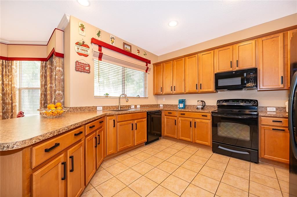 En Venta: $725,000 (4 camas, 3 baños, 2918 Pies cuadrados)