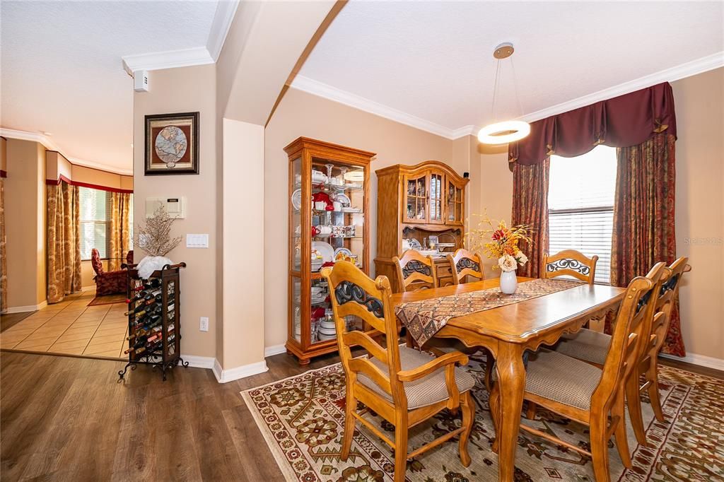 En Venta: $725,000 (4 camas, 3 baños, 2918 Pies cuadrados)