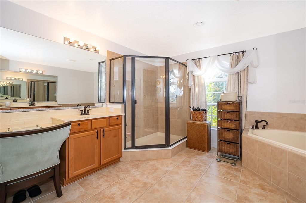 En Venta: $725,000 (4 camas, 3 baños, 2918 Pies cuadrados)