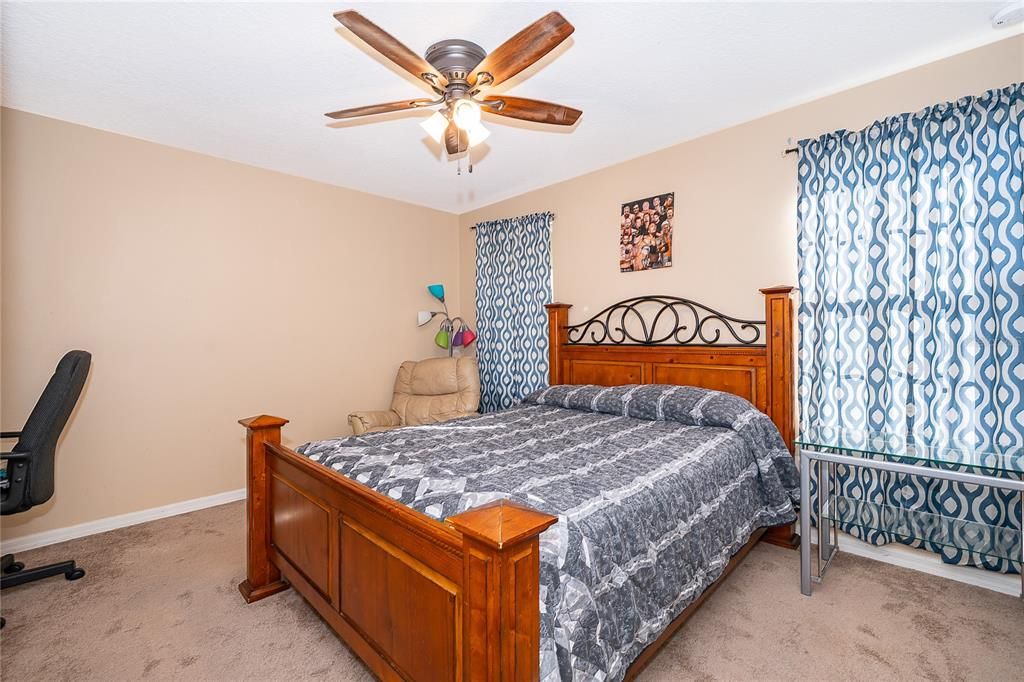 En Venta: $725,000 (4 camas, 3 baños, 2918 Pies cuadrados)