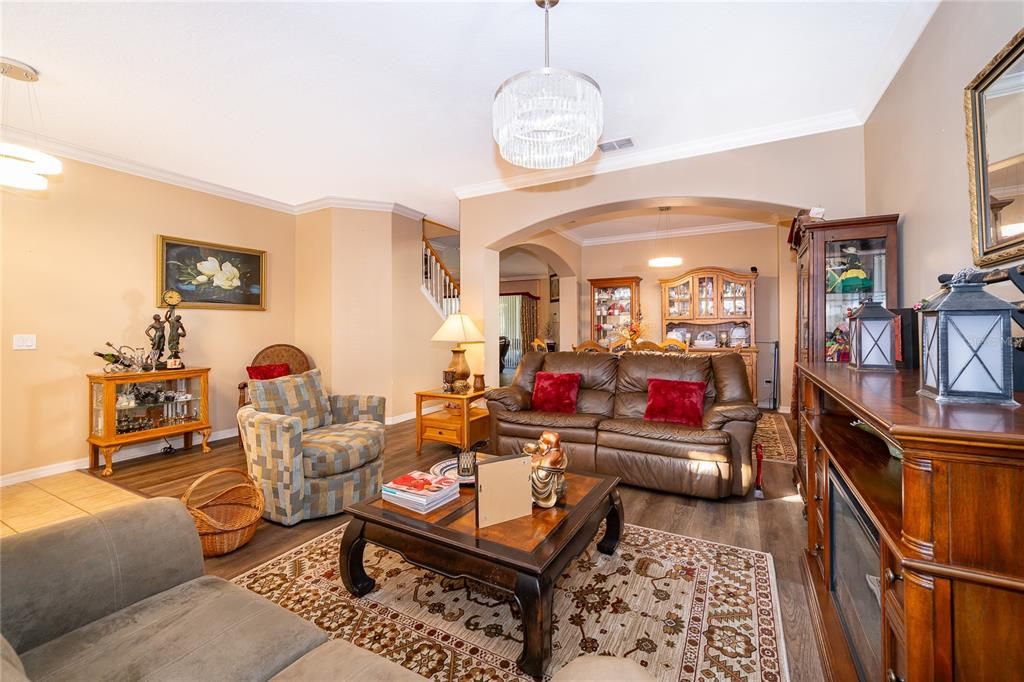 En Venta: $725,000 (4 camas, 3 baños, 2918 Pies cuadrados)