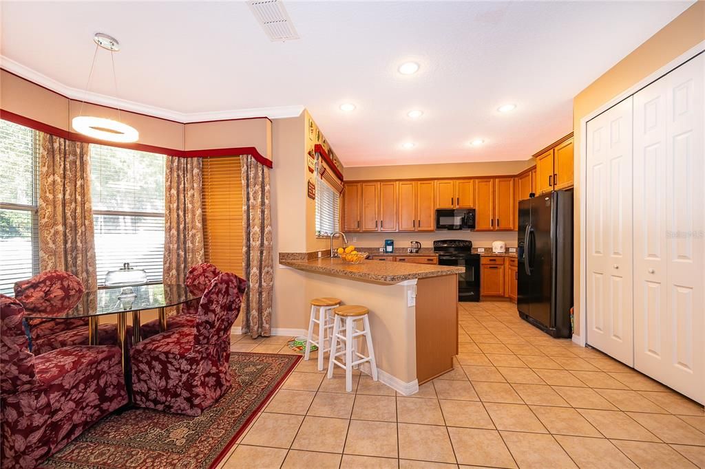 En Venta: $725,000 (4 camas, 3 baños, 2918 Pies cuadrados)