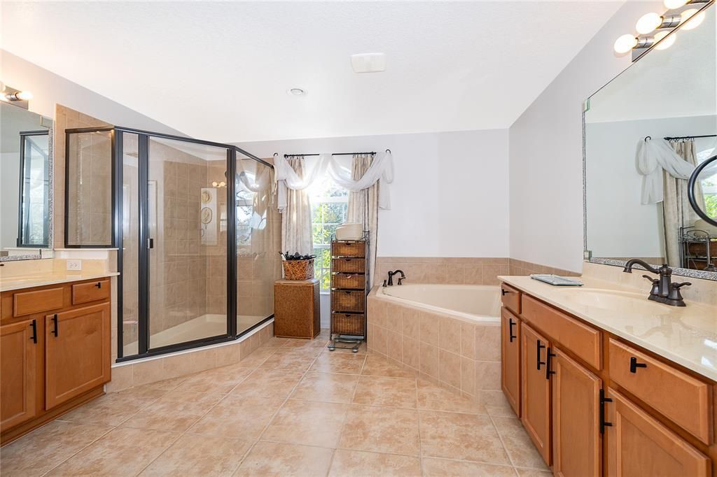 En Venta: $725,000 (4 camas, 3 baños, 2918 Pies cuadrados)