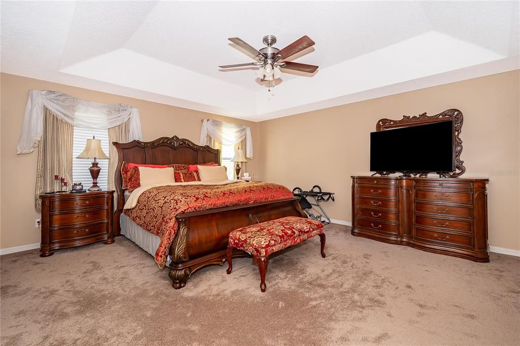 En Venta: $725,000 (4 camas, 3 baños, 2918 Pies cuadrados)