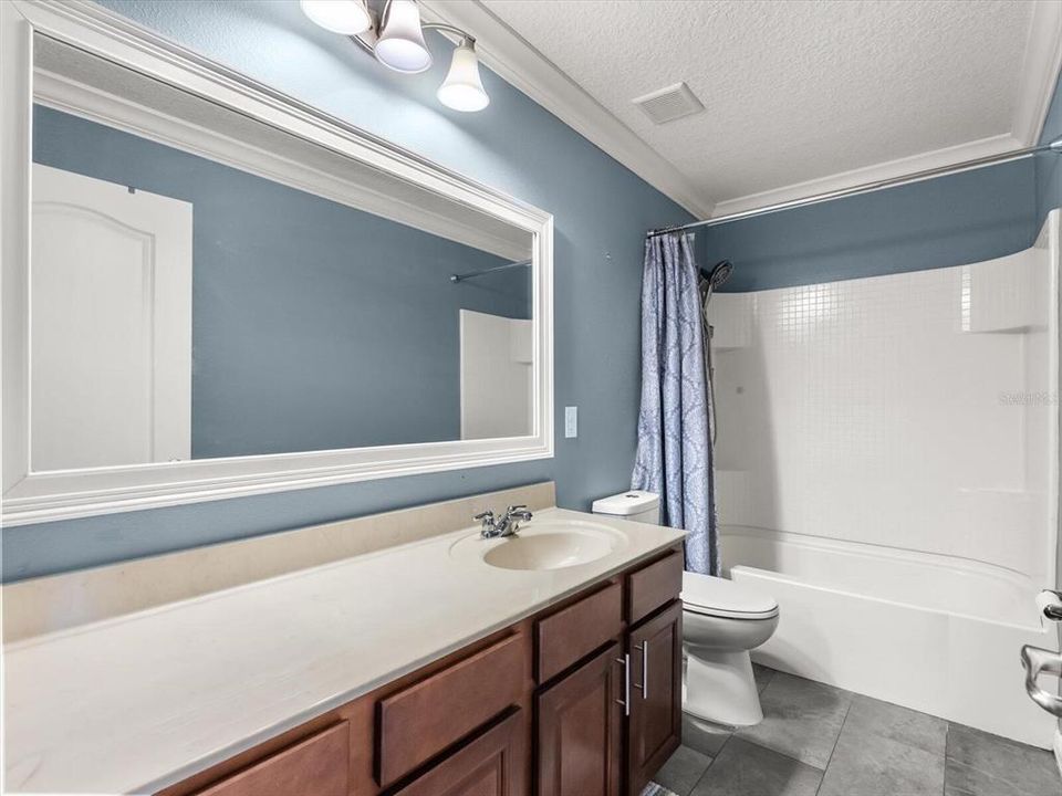 For Sale: $500,000 (4 beds, 2 baths, 2412 Square Feet)