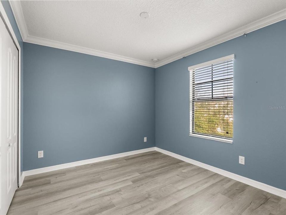 For Sale: $500,000 (4 beds, 2 baths, 2412 Square Feet)