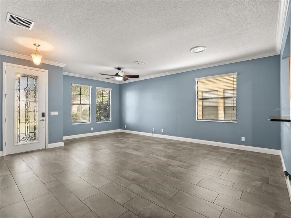 For Sale: $500,000 (4 beds, 2 baths, 2412 Square Feet)