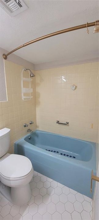 В аренду: $2,700 (2 спален, 2 ванн, 1100 Квадратных фут)