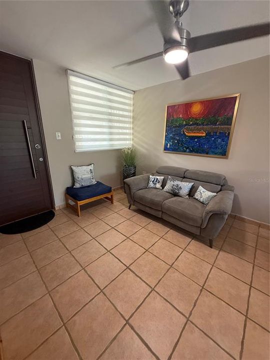 For Rent: $1,800 (3 beds, 2 baths, 1200 Square Feet)