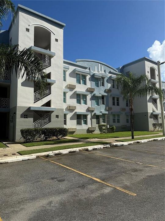 For Rent: $1,800 (3 beds, 2 baths, 1200 Square Feet)