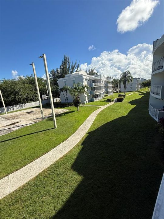 For Rent: $1,800 (3 beds, 2 baths, 1200 Square Feet)