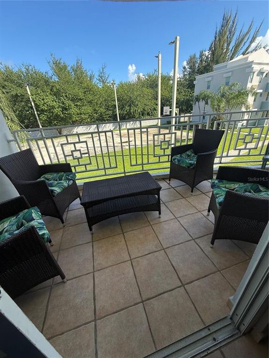 For Rent: $1,800 (3 beds, 2 baths, 1200 Square Feet)