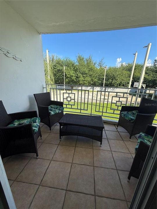 For Rent: $1,800 (3 beds, 2 baths, 1200 Square Feet)