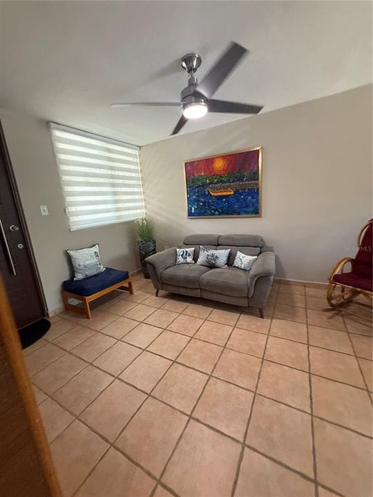 For Rent: $1,800 (3 beds, 2 baths, 1200 Square Feet)