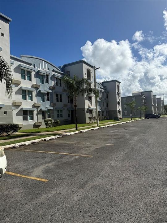 For Rent: $1,800 (3 beds, 2 baths, 1200 Square Feet)